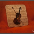 Drewniana podkładka-Skrzypce. Wymiary: 15x15cm