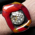 bransoleta z przetopionego szkła + werk od zegarka